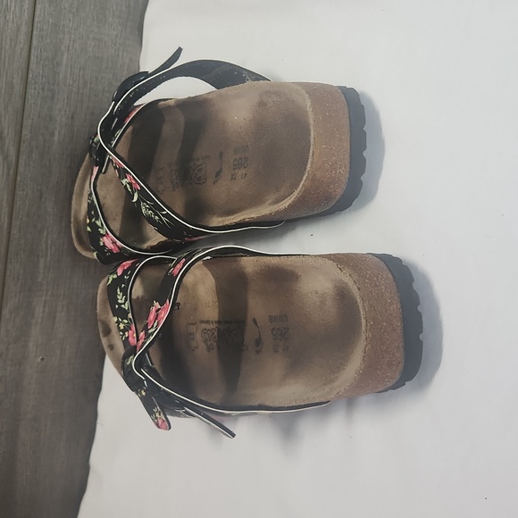 Birkenstock Floral Double Strap Sandals size 41 L10 M8 - Picture 4 of 5